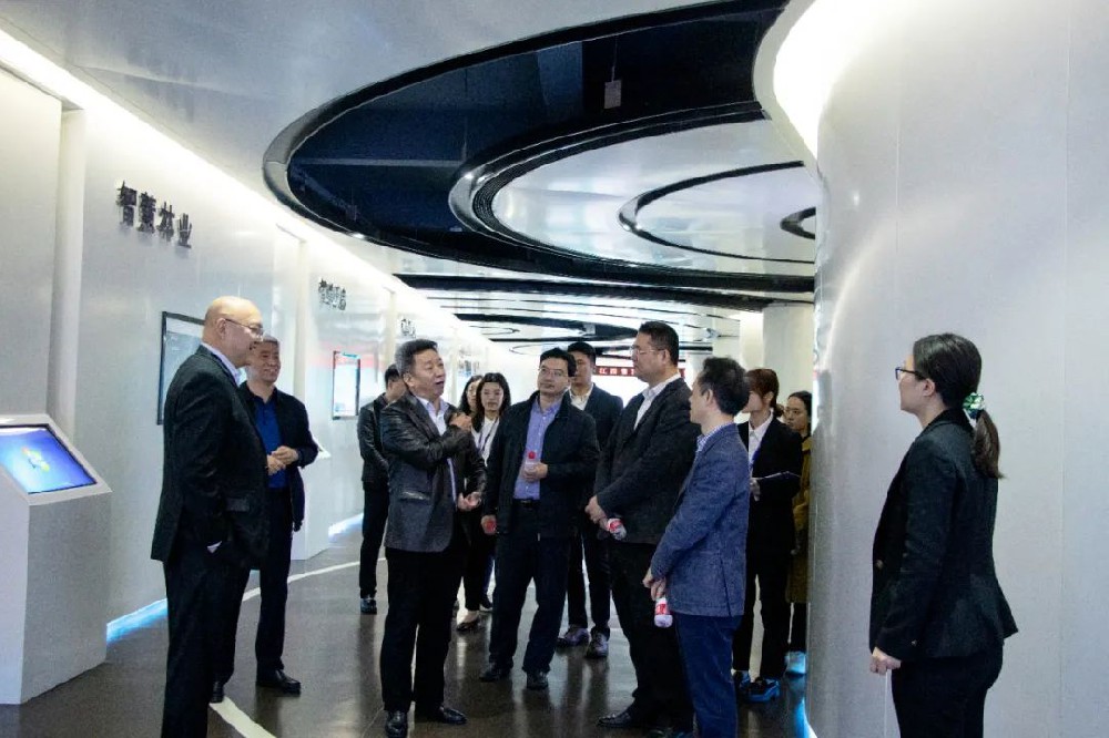 贛州市人大常委會副主任張景霖一行蒞臨我司調研數字經濟發展情況